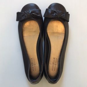 Michelle D Brown Flats w/ Bow - Size 6. Brand New